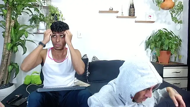 Snapshot of Interracial_Snow_Bunny chatting on February 13, 11:12 pm Interracial Snow Bunny online show from February 13, 11:12 pm