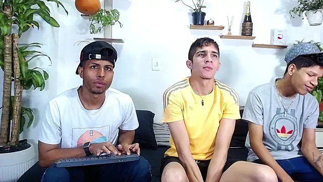 Snapshot of Interracial_Snow_Bunny chatting on February 17, 3:08 pm Interracial Snow Bunny online show from February 17, 3:08 pm