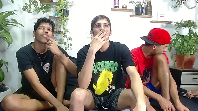 Snapshot of Interracial_Snow_Bunny chatting on March 2, 11:11 pm Interracial Snow Bunny online show from March 2, 11:11 pm