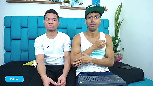 Interracial Snow Bunny online show from April 14, 9:21 pm