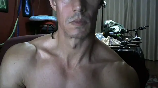 Snapshot of koolchillfun696969 chatting on May 24, 6:40 am koolchillfun696969 online show from May 24, 6:40 am