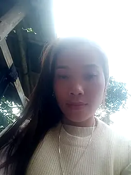 yeutinh00 online show from December 23, 5:49 am