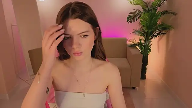 Snapshot of Ellya_me chatting on February 10, 8:51 am Ellya me online show from February 10, 8:51 am