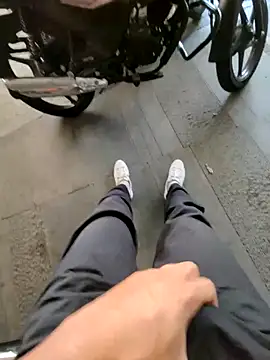 jerryrooh69 online show from April 6, 9:32 am