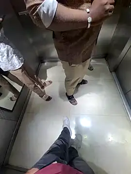 jerryrooh69 online show from April 15, 7:26 am