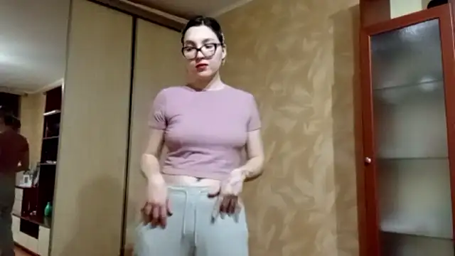 EvonTabb online show from February 19, 2:24 pm