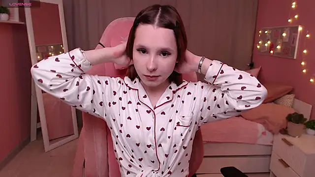 Haya Harareet online show from February 14, 7:38 am