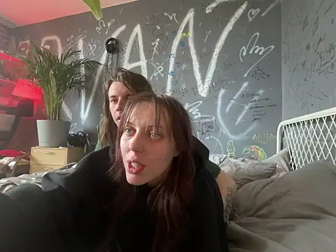 EmmaLyrica online show from April 14, 1:17 pm