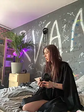 EmmaLyrica online show from April 20, 11:57 am