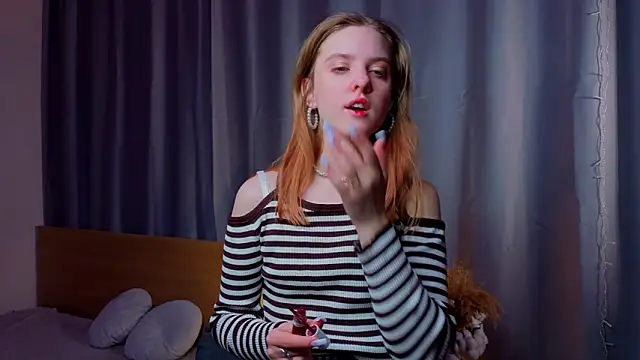 RennaHettes online show from March 12, 1:01 am