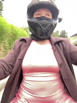 Scarlet auraa online show from March 5, 5:20 pm