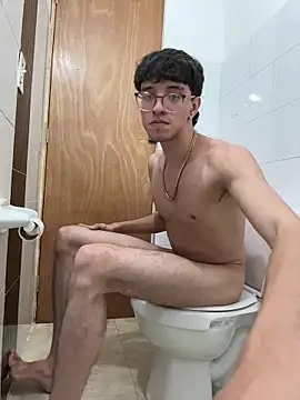 Snapshot of ArthurDavies_ chatting on February 3, 7:24 am ArthurDavies online show from February 3, 7:24 am