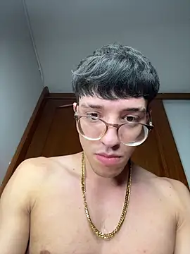 Snapshot of ArthurDavies_ chatting on February 26, 8:35 am ArthurDavies online show from February 26, 8:35 am