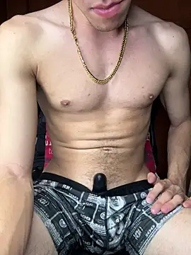 Snapshot of ArthurDavies_ chatting on March 4, 8:42 am ArthurDavies online show from March 4, 8:42 am