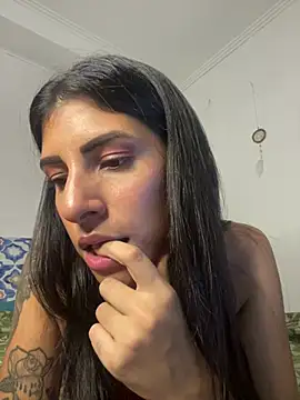 Snapshot of moronoiroficial chatting on February 11, 2:05 am moronoiroficial online show from February 11, 2:05 am