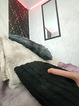 Snapshot of Isis_Hot__ chatting on March 9, 11:03 am Isis Hot online show from March 9, 11:03 am