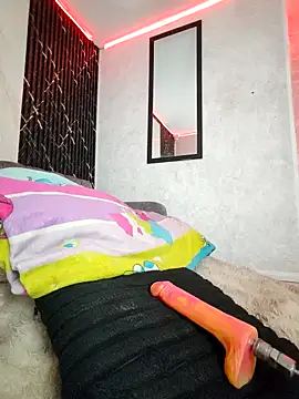 Snapshot of Isis_Hot__ chatting on March 29, 11:32 am Isis Hot online show from March 29, 11:32 am