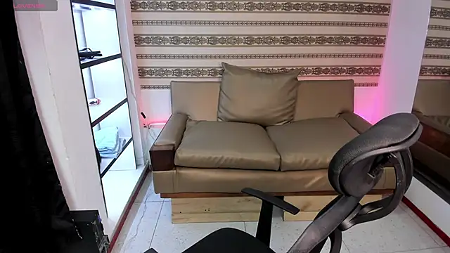 Snapshot of xxximena_angels_ chatting on March 2, 9:10 pm xxximena angels online show from March 2, 9:10 pm