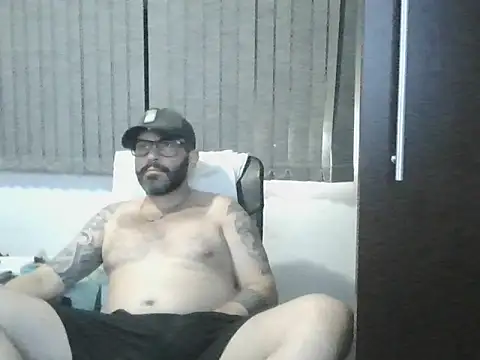 HairyBearTopDominantxh online show from January 13, 2:00 pm