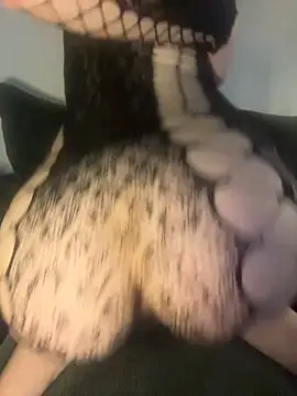 Snapshot of Annaluvv chatting on February 16, 8:10 am Annaluvv online show from February 16, 8:10 am