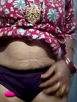 Snapshot of ramya_sri chatting on February 4, 9:37 am ramya sri online show from February 4, 9:37 am