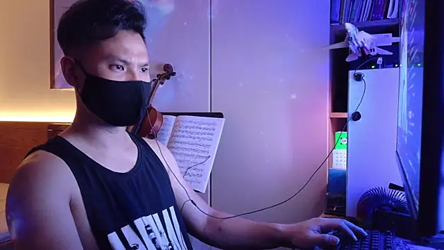 Snapshot of OnlyHand9x chatting on June 14, 3:36 pm OnlyHand9x online show from June 14, 3:36 pm