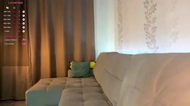 Snapshot of BlondeBun chatting on January 18, 8:12 pm BlondeBun online show from January 18, 8:12 pm