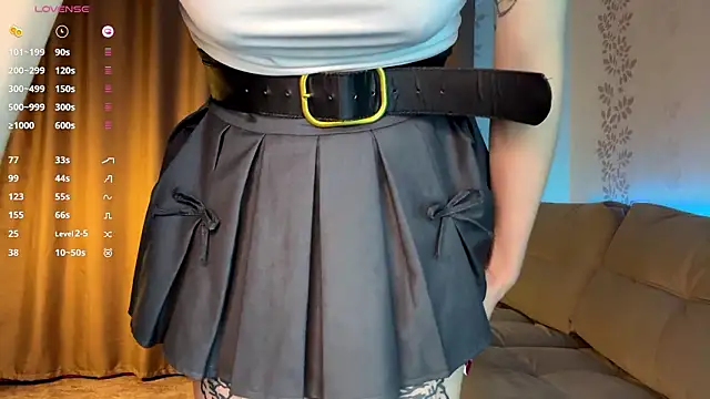 Snapshot of BlondeBun chatting on February 19, 9:00 pm BlondeBun online show from February 19, 9:00 pm