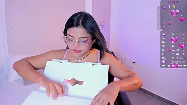 nina desire  online show from March 3, 7:09 pm