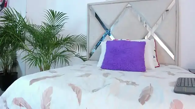 Liam saint online show from March 28, 1:11 pm