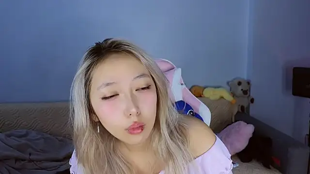 jasmilee online show from February 10, 7:29 pm