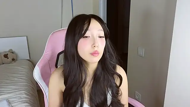 jasmilee online show from March 4, 7:20 pm