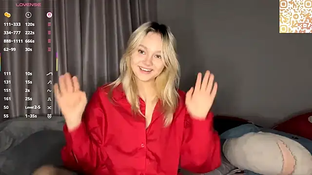 new wave chloe online show from January 8, 10:45 pm