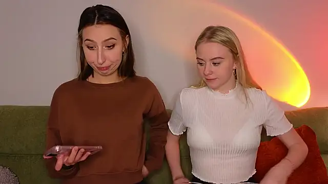 Mimipaws online show from January 9, 8:21 pm