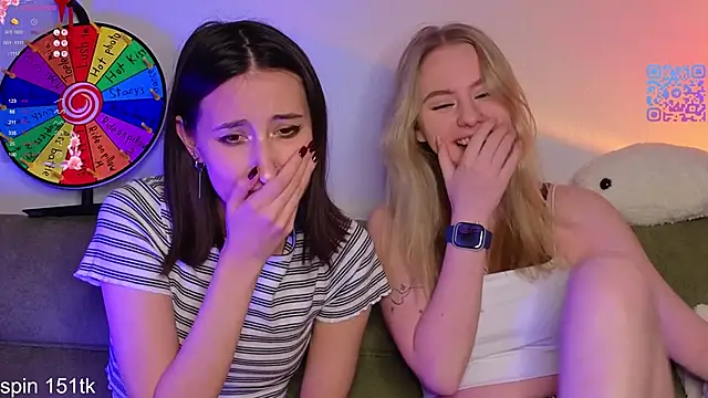 Snapshot of Mimipaws chatting on February 27, 8:09 pm Mimipaws online show from February 27, 8:09 pm