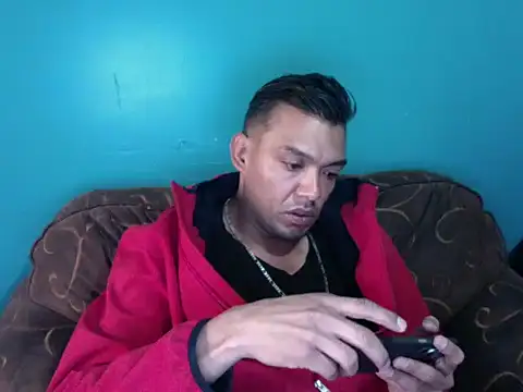 latinomoreno95 online show from January 8, 7:49 pm