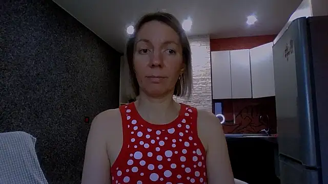 Amanda Luxe online show from February 2, 3:05 am