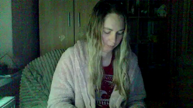 VikiLove765 online show from February 15, 8:49 pm