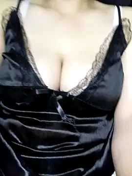 Merrylinh online show from February 17, 9:06 am