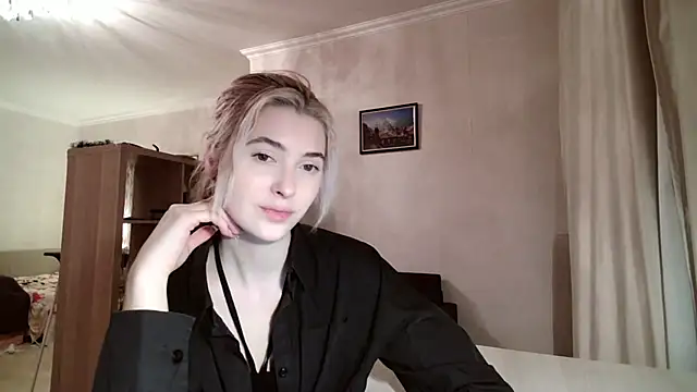 Dia DeAmas online show from February 2, 3:33 pm