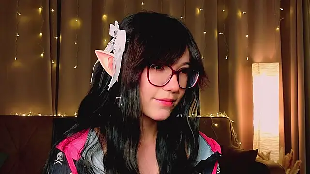 LaveraBadlam online show from January 15, 6:55 pm