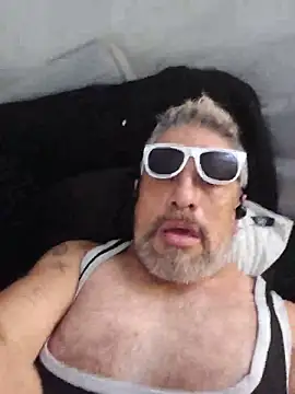 Snapshot of eddy73xxx chatting on May 29, 1:31 pm eddy73xxx online show from May 29, 1:31 pm
