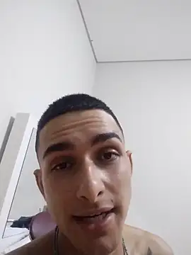 Fefe2805 online show from March 13, 1:01 am