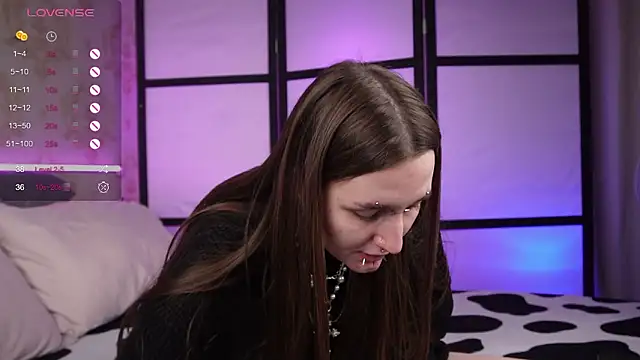 Snapshot of Alice_Goth chatting on March 8, 8:40 am Alice Goth online show from March 8, 8:40 am