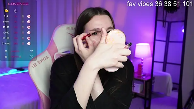 Alice Goth online show from June 3, 2:36 am