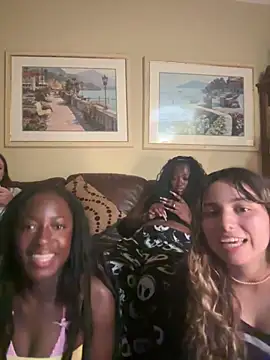 Snapshot of CookiesNcreaming chatting on June 8, 3:18 am CookiesNcreaming online show from June 8, 3:18 am