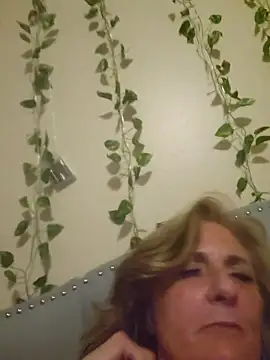 HotAzMilf online show from April 10, 7:02 am