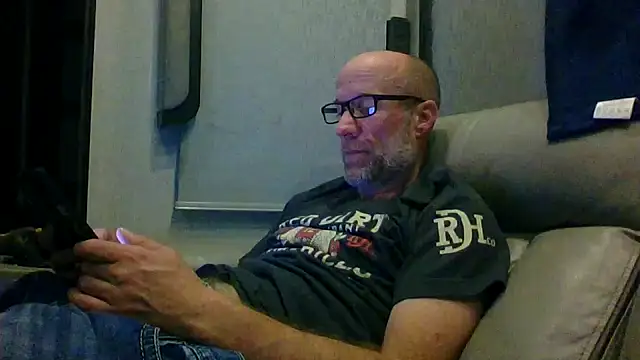Snapshot of tittycum3636 chatting on March 30, 4:13 am tittycum3636 online show from March 30, 4:13 am