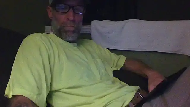 Snapshot of tittycum3636 chatting on April 11, 3:33 am tittycum3636 online show from April 11, 3:33 am