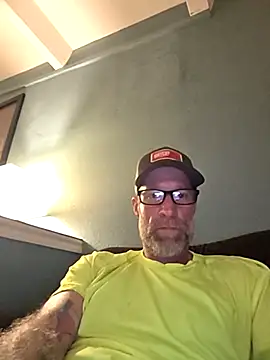 Snapshot of tittycum3636 chatting on April 13, 12:16 am tittycum3636 online show from April 13, 12:16 am